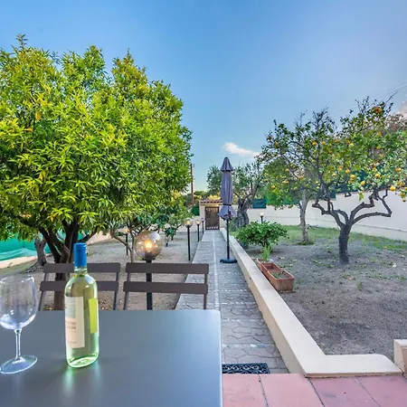 Perla Marina, Estate Infinita, Is Mortorius Капитана