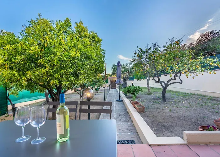 Perla Marina, Estate Infinita, Is Mortorius Capitana