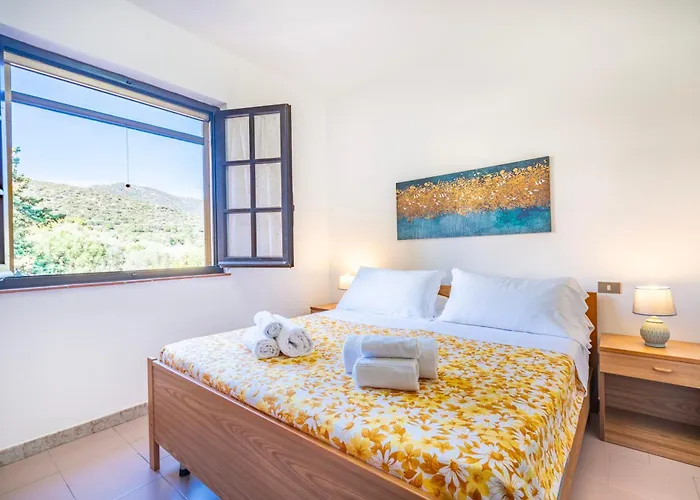 Perla Marina, Estate Infinita, Is Mortorius Capitana